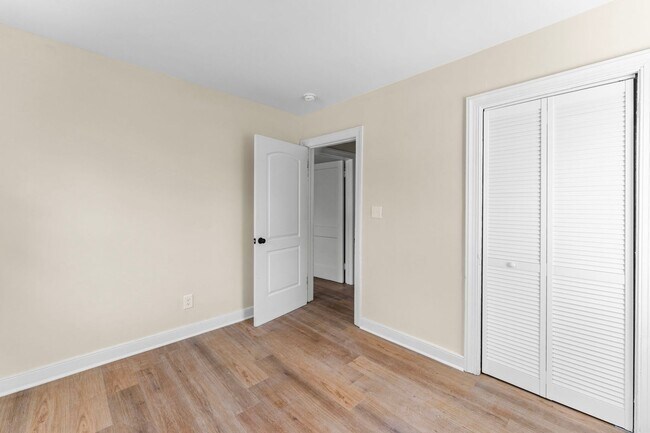 Building Photo - Charming 2-bedroom, 1 bath