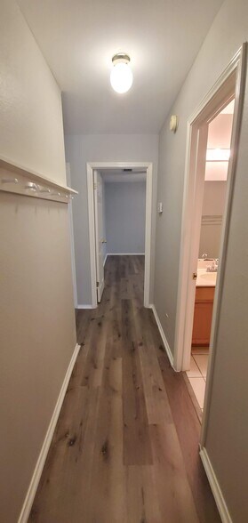 Building Photo - 602 Wagon Wheel Trail
