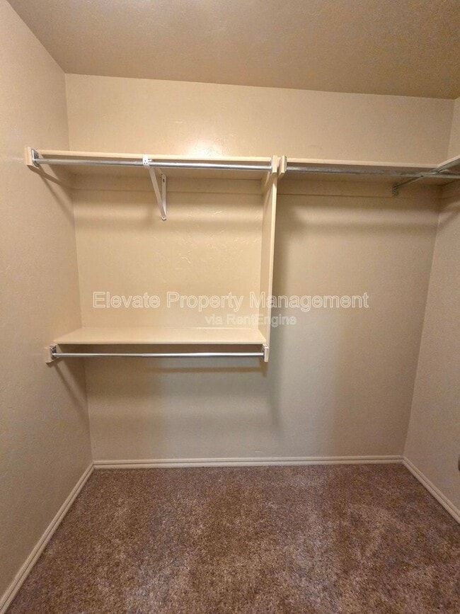 Building Photo - 922 West Prairie Wind Way