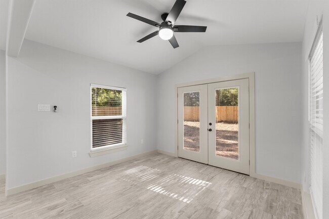 Building Photo - 5 Canyon Oak Pl