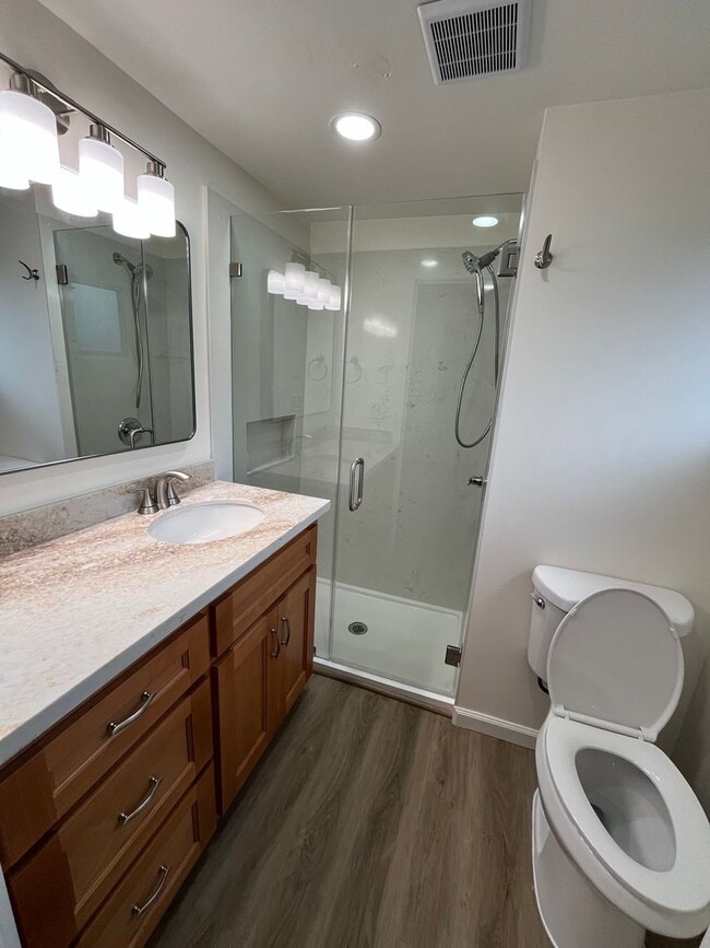 Building Photo - 4 Bedroom 2 Bath Home in Old Davis Near Campus