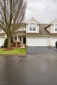 Building Photo - 131 Marlboro Cir