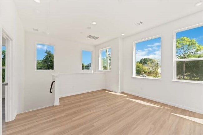 Building Photo - 4710 Mallow St
