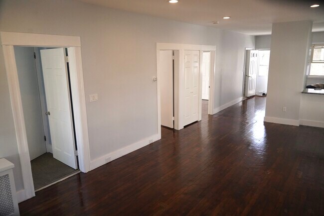 Building Photo - 138 4th Ave