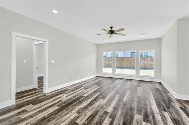 Building Photo - 1807 Boxwood Dr