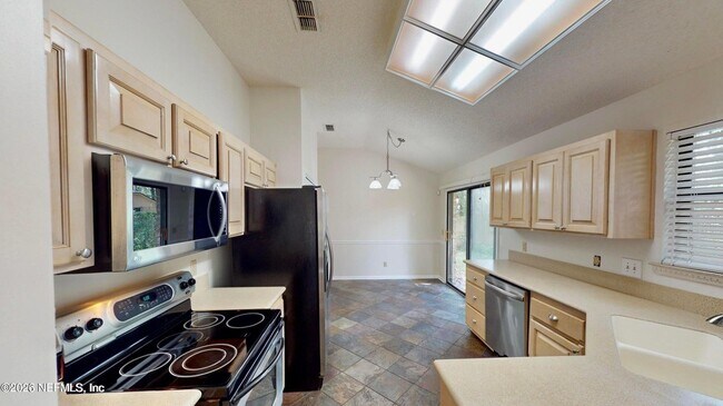 Building Photo - 3052 Marrano Dr