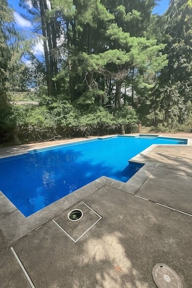 Building Photo - 11704 Woodland Dr