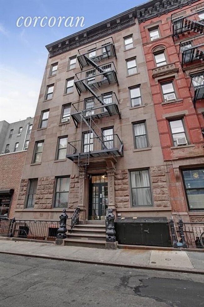 Building Photo - 25 Leroy St
