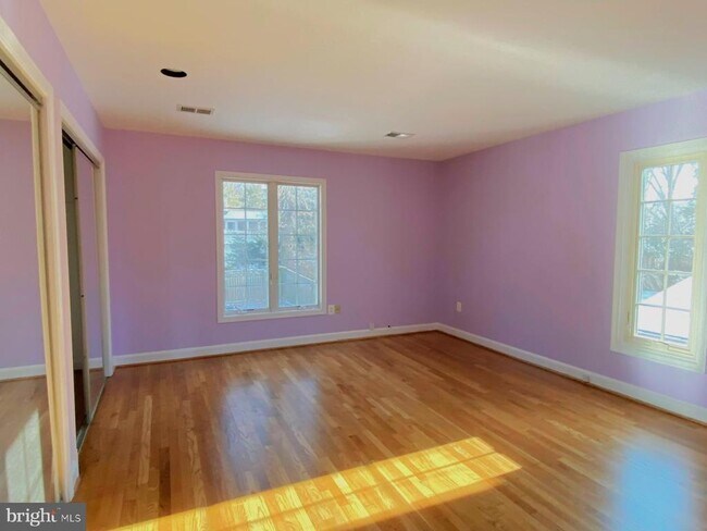 Building Photo - 9809 Hall Rd