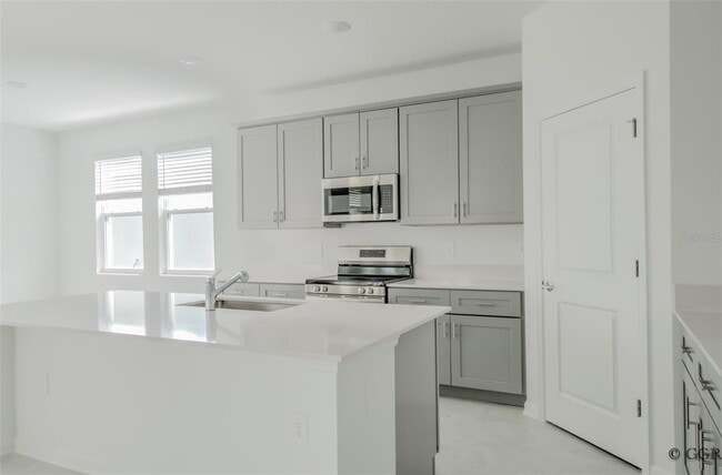 Building Photo - 3193 Country Side Dr