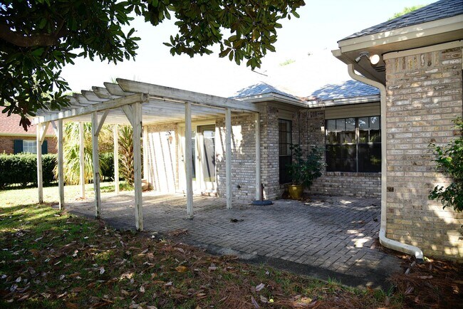 Building Photo - 116 Baywind Dr
