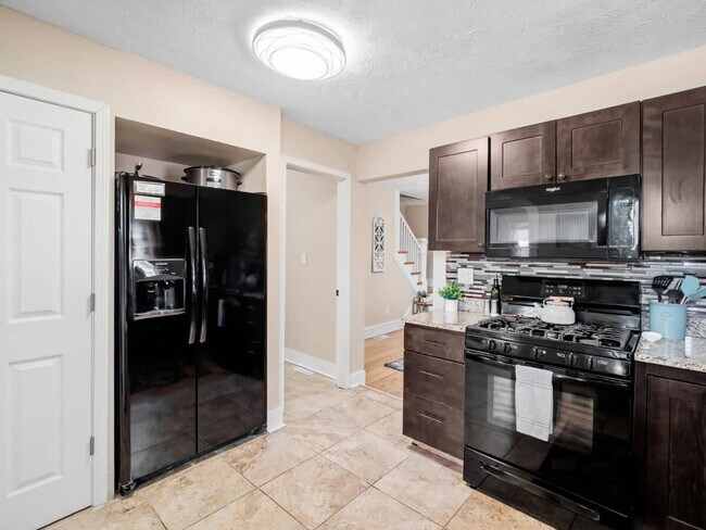 Building Photo - 3222 West Blvd