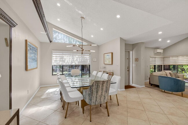 Building Photo - 7745 Stanway Pl