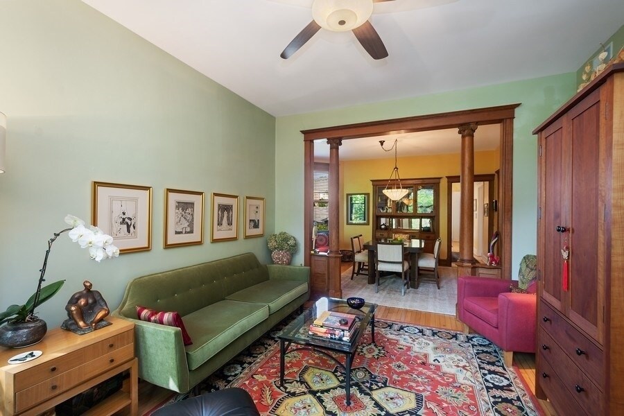 Building Photo - 2040 N Hoyne Ave