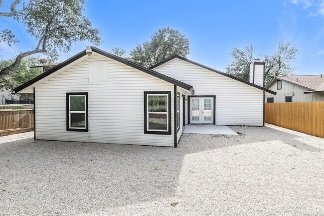 Building Photo - 362 Cypressway Dr