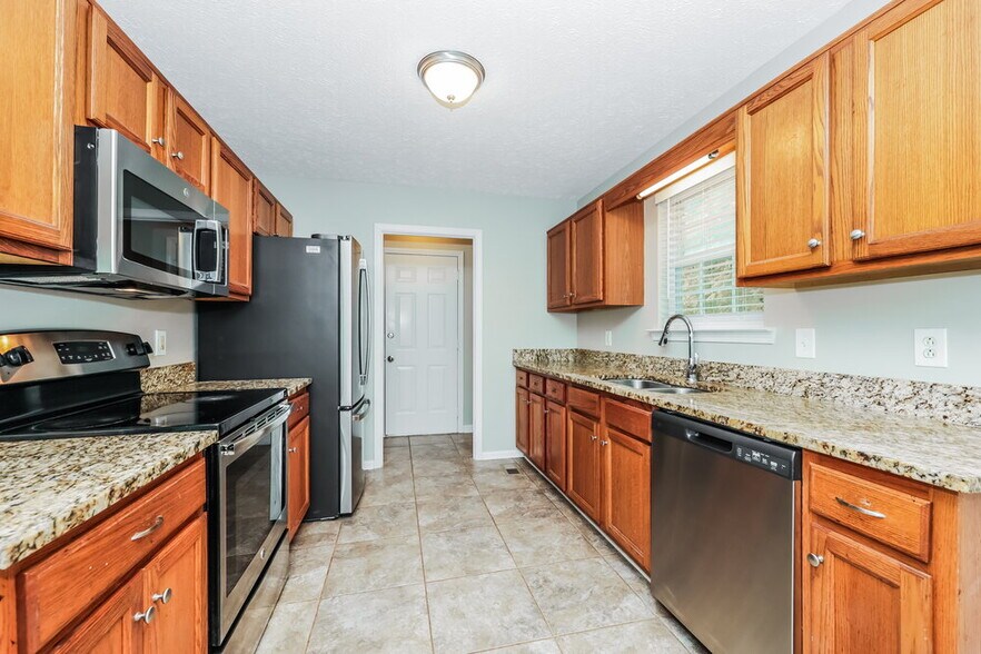 Building Photo - 210 Rapid Waters Ct