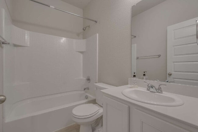 Building Photo - Charming 4-Bedroom Home in Eagle Mountain-...