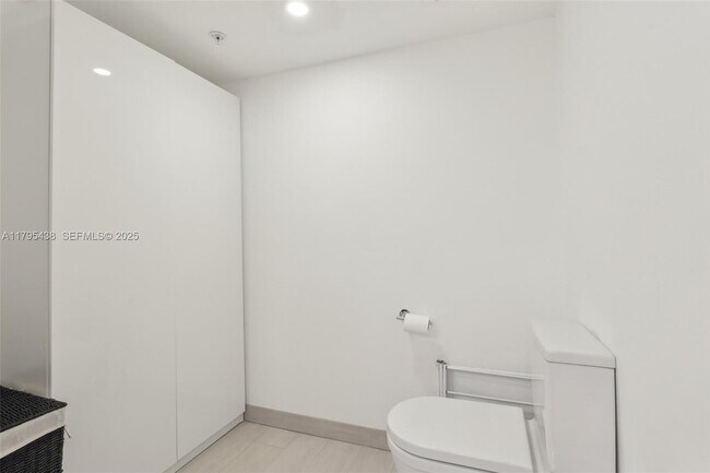 Building Photo - 6620 Indian Creek Dr