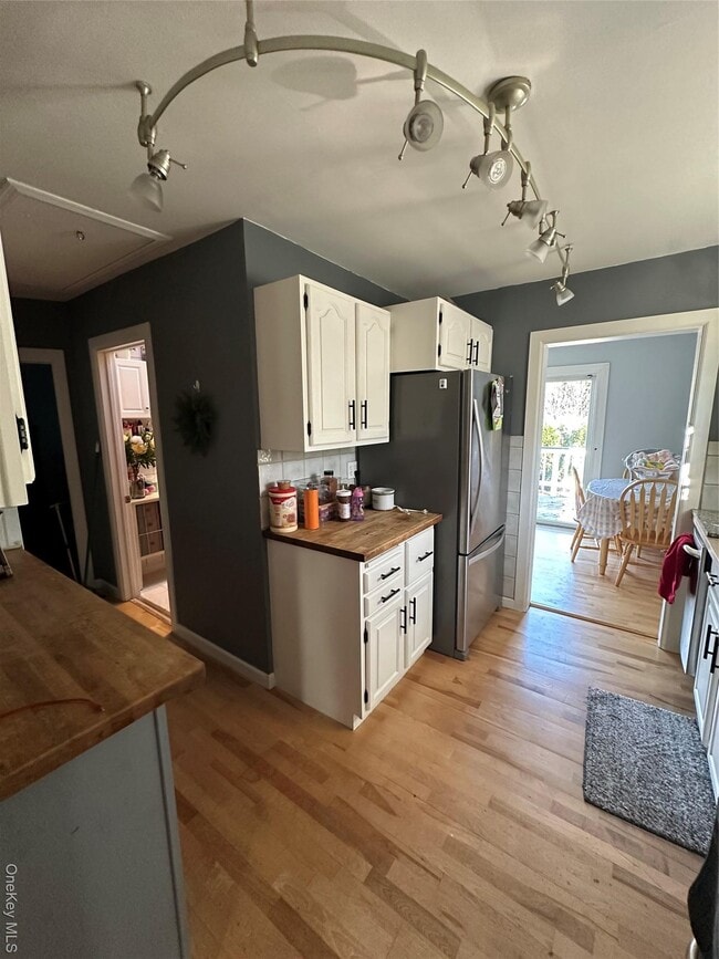 Building Photo - 24 Cooledge Dr