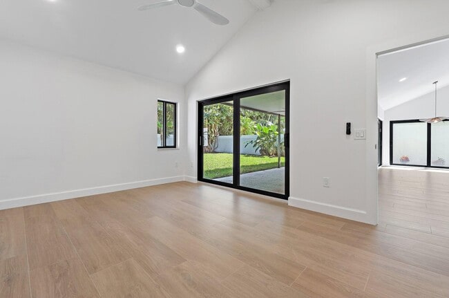 Building Photo - 139 Sand Pine Dr