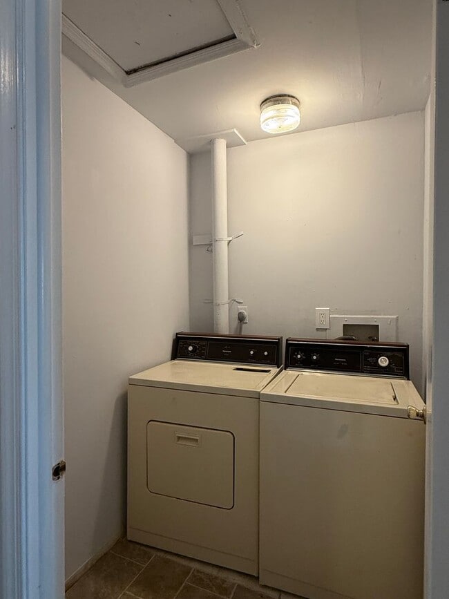 Building Photo - Charming 3-Bed Home in Peaceful Aston Neighborhood