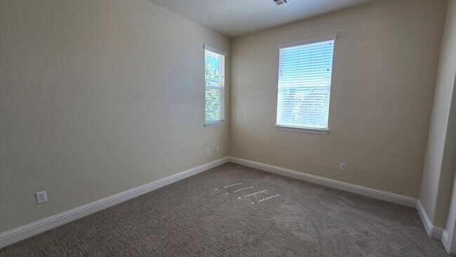 Building Photo - 2205 Heavenly View Trail