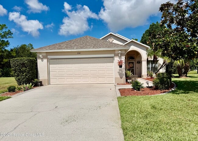 Building Photo - 2141 Chinaberry Cir SE