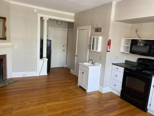 Building Photo - 482 Cumberland Ave