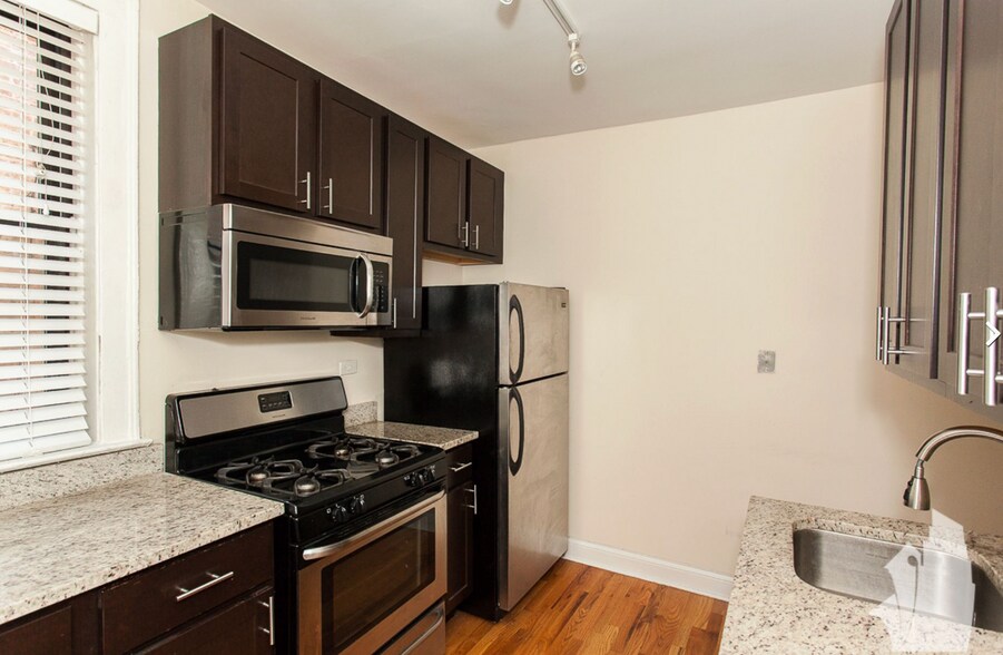 Building Photo - 2175 W Giddings St