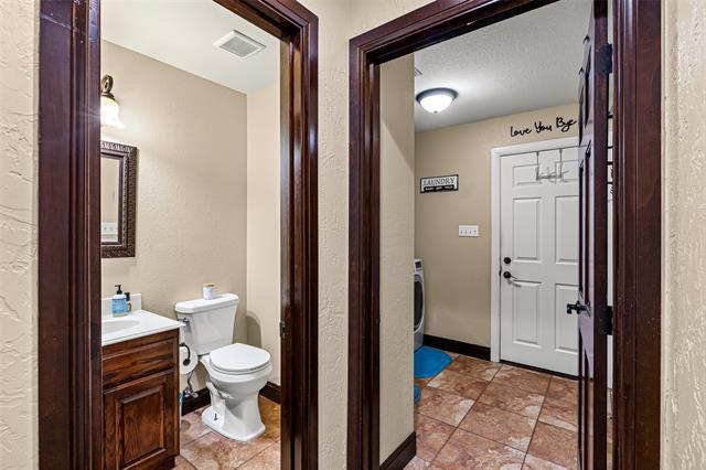 Building Photo - 8918 N Longwood Dr