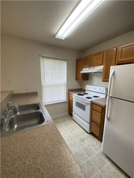 Building Photo - 417 Shadowbrook Cir