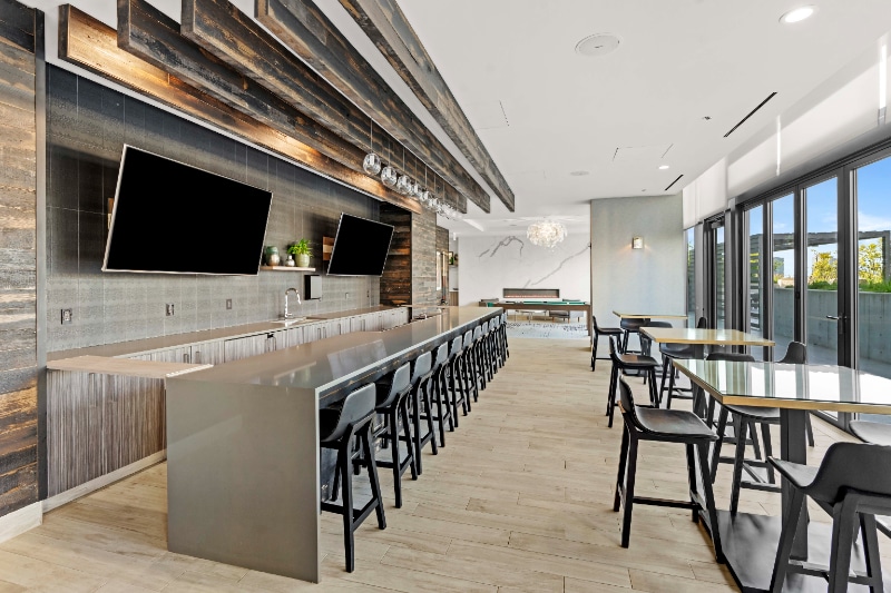 Building Photo - 169 W Elm St