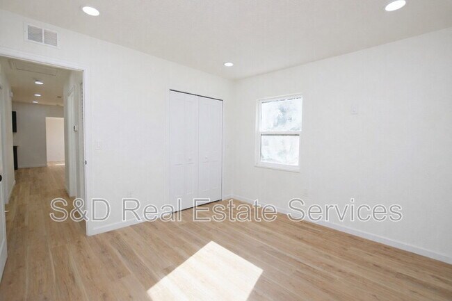 Building Photo - 2919 Hickory St