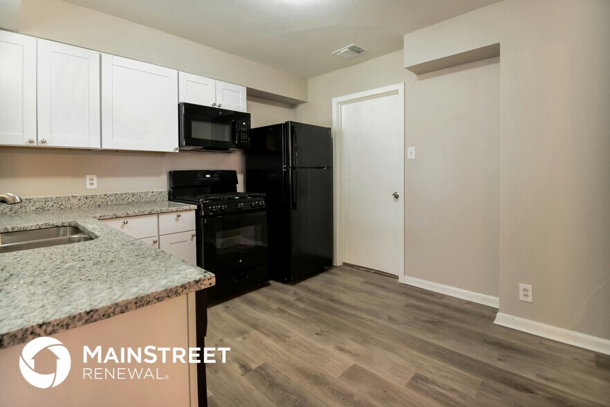 Building Photo - 347 Pilgrim Dr