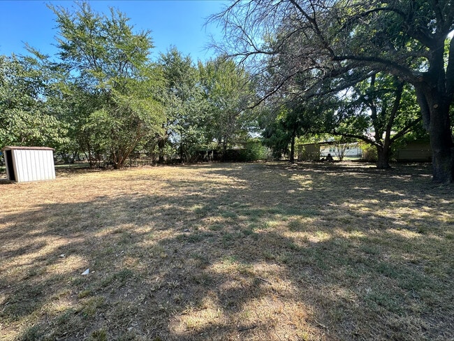 Building Photo - 2626 W Johnson St