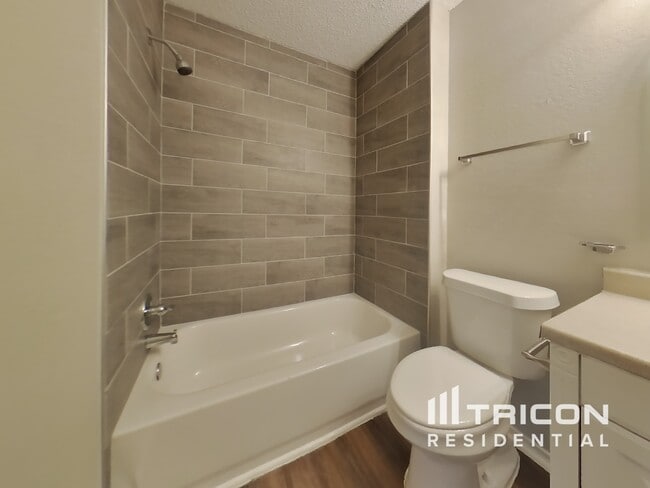 Building Photo - 4704 Wineberry Dr