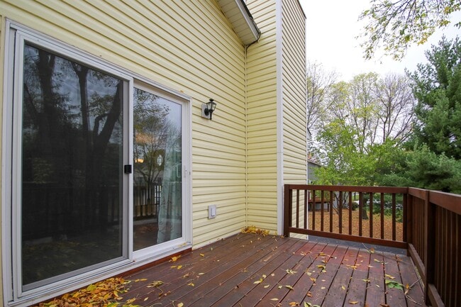 Building Photo - 4418 Clover Ln