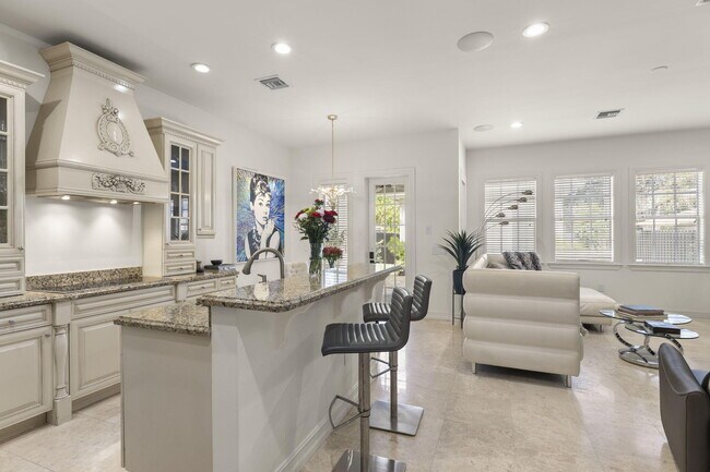 Building Photo - 505 SW 16th Ct