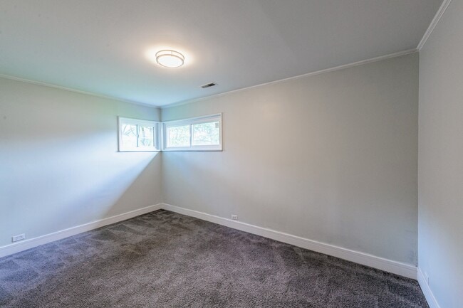 Building Photo - 425 Lakewood Blvd