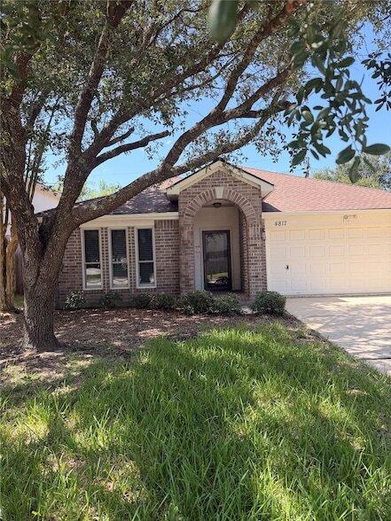 Building Photo - 4817 Falcon Forest Dr