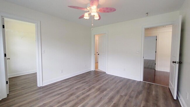 Building Photo - 107 Andee Way