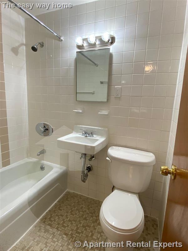 Building Photo - 176 N Beacon St