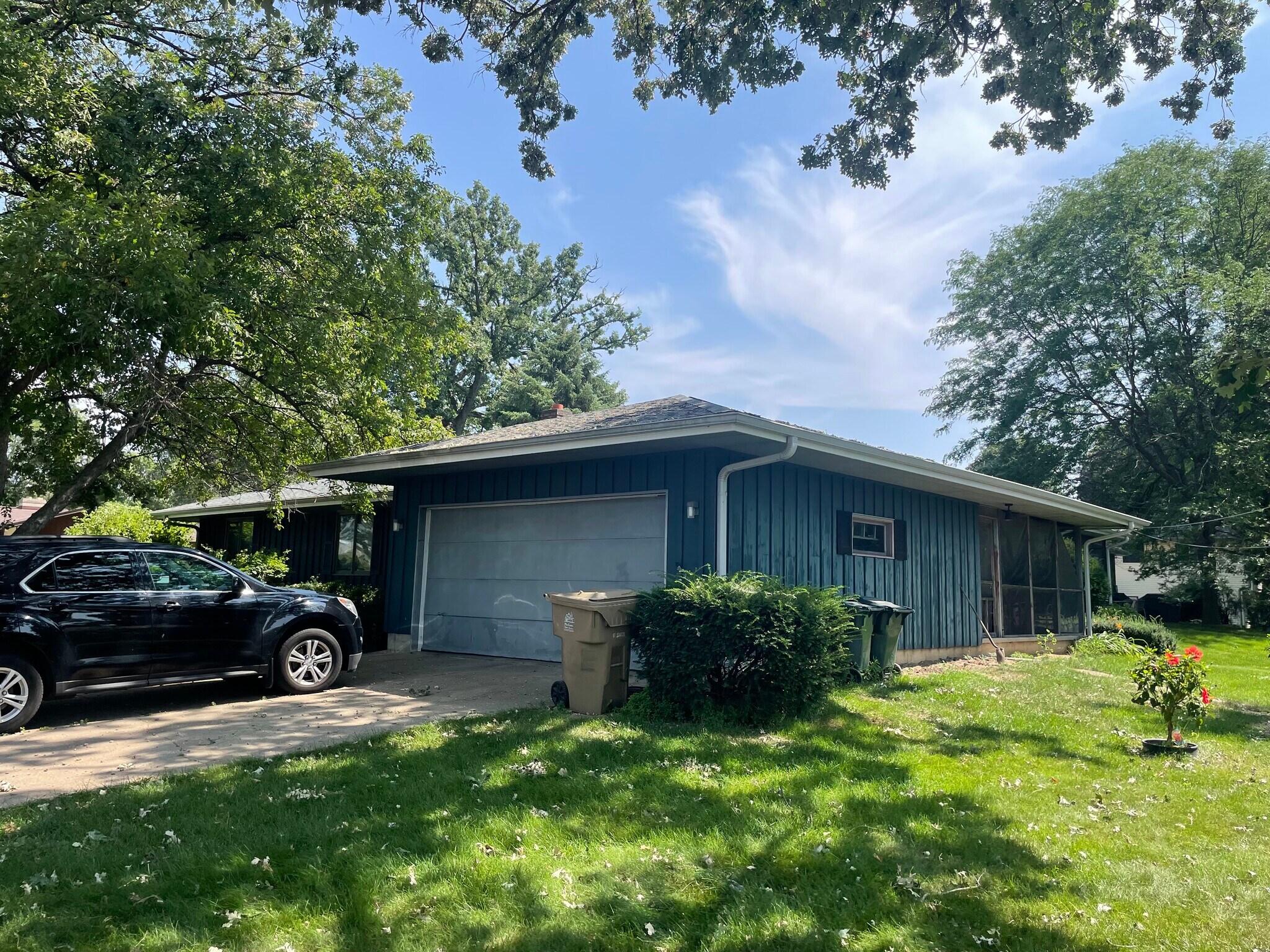Building Photo - 1701 Elka Ln