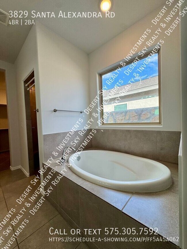 Building Photo - 3829 Santa Alexandra Rd