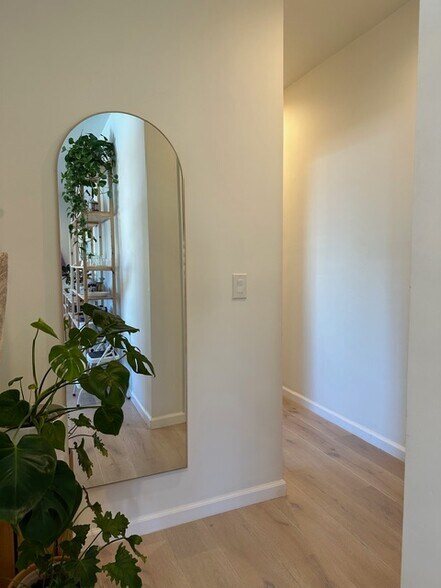 Building Photo - 5232 W 20th St