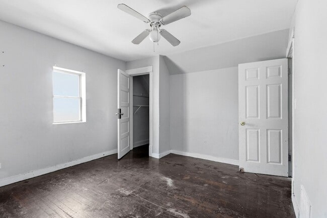 Building Photo - 6913 S Throop St