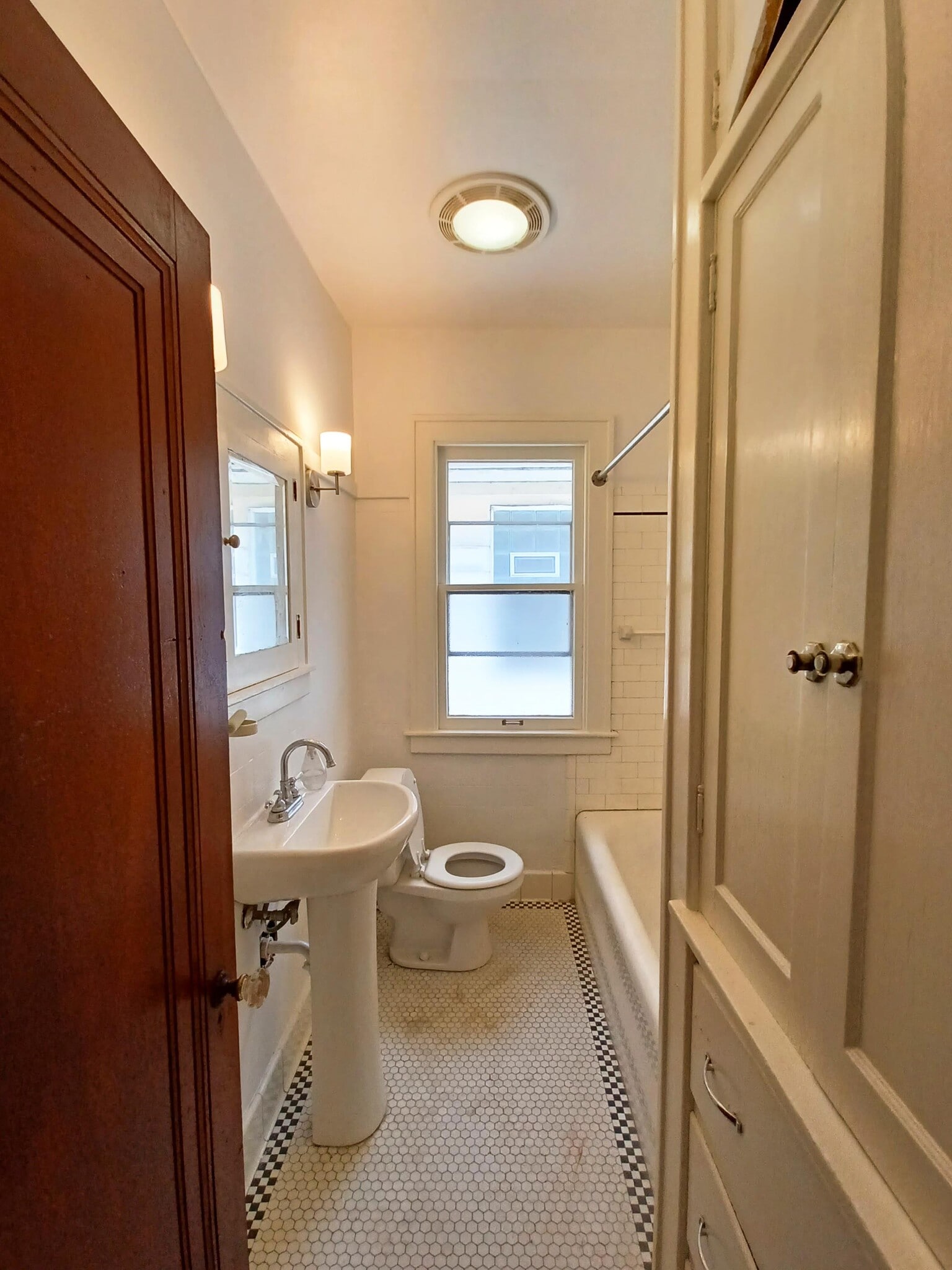 Building Photo - 1244 Maryland St