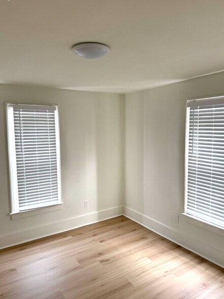 Building Photo - 23057 E Main St