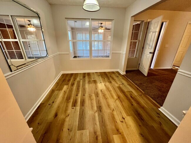 Building Photo - 707 Porter Ln