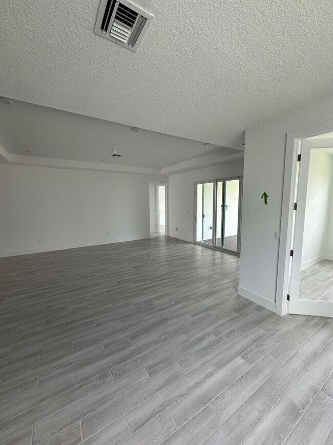 Building Photo - 12166 Viridian Blvd